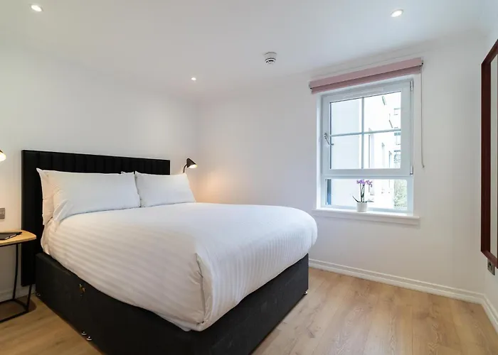 Premier Suites Edinburgh Fountain Court