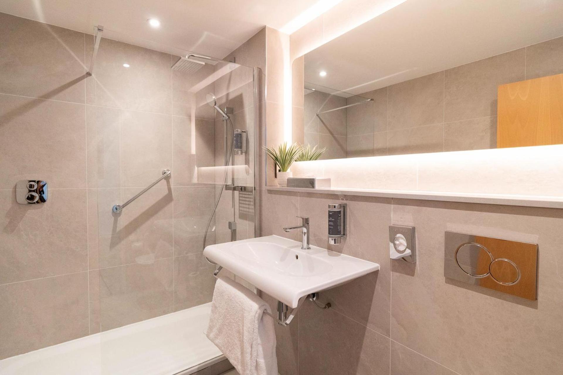 Premier Fountain Court Апартаменты Эдинбург