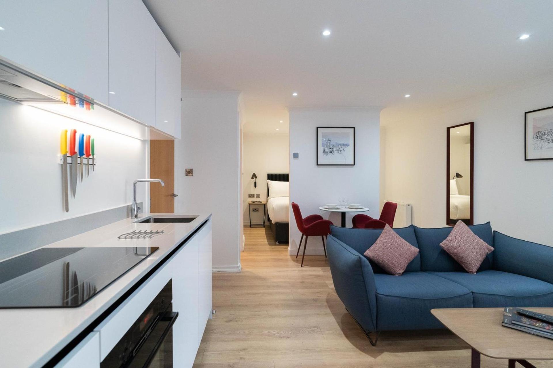 Premier Fountain Court Апартаменты