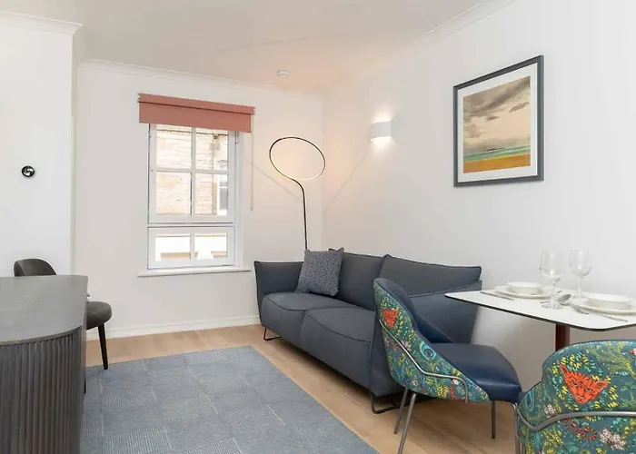 Premier Suites Edinburgh Fountain Court